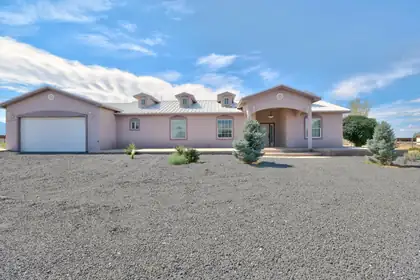 2 Old Milwaukee Road # A, Los Lunas 