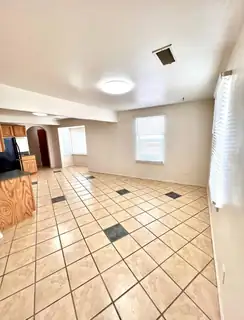 615 Candelaria Road NW 
