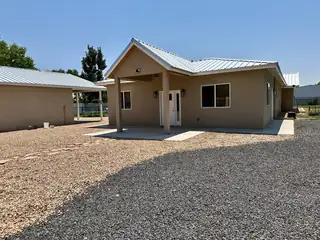 6 Adobe Lane 