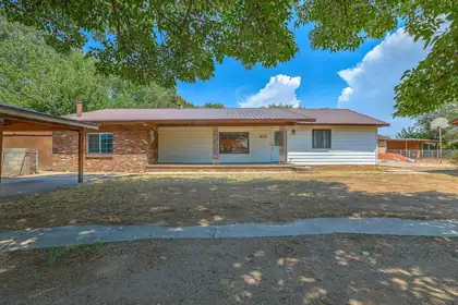 330 Sego Lily Street, Bosque Farms