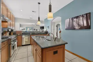 1610 Western Hills Drive SE 