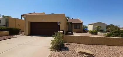 642 Lakeview Circle SE, Rio Rancho