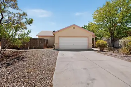 18 Timothy Court, Los Lunas