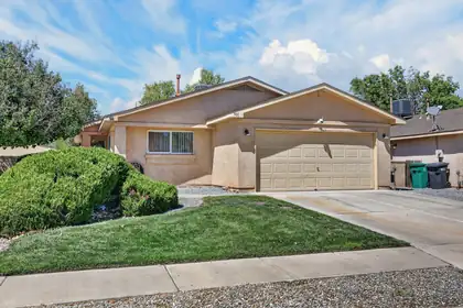 901 Perry Meadows Drive NE, Rio Rancho