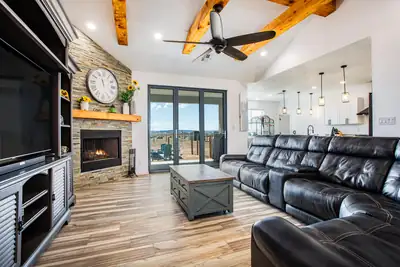 8 Northland Meadows Place 