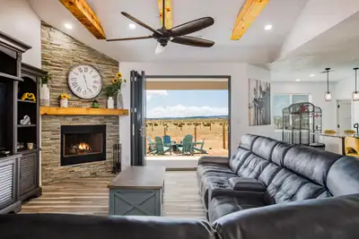 8 Northland Meadows Place 