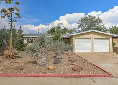 1104 Alcazar Street NE, Albuquerque 