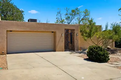 7612 Vista Cedro Court NE 