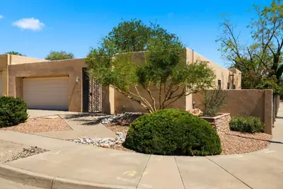 7612 Vista Cedro Court NE 