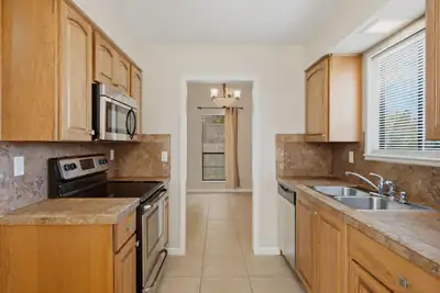 7612 Vista Cedro Court NE 