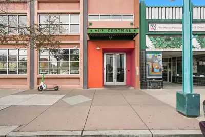 610 Central Avenue SE 4G 