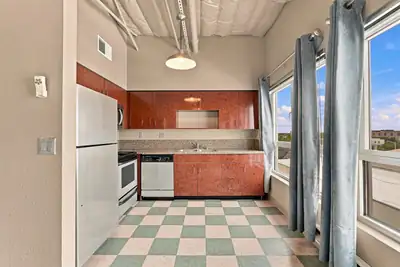 610 Central Avenue SE 4G 