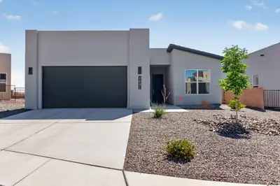 1691 Tesoro Loop NW, Los Lunas 
