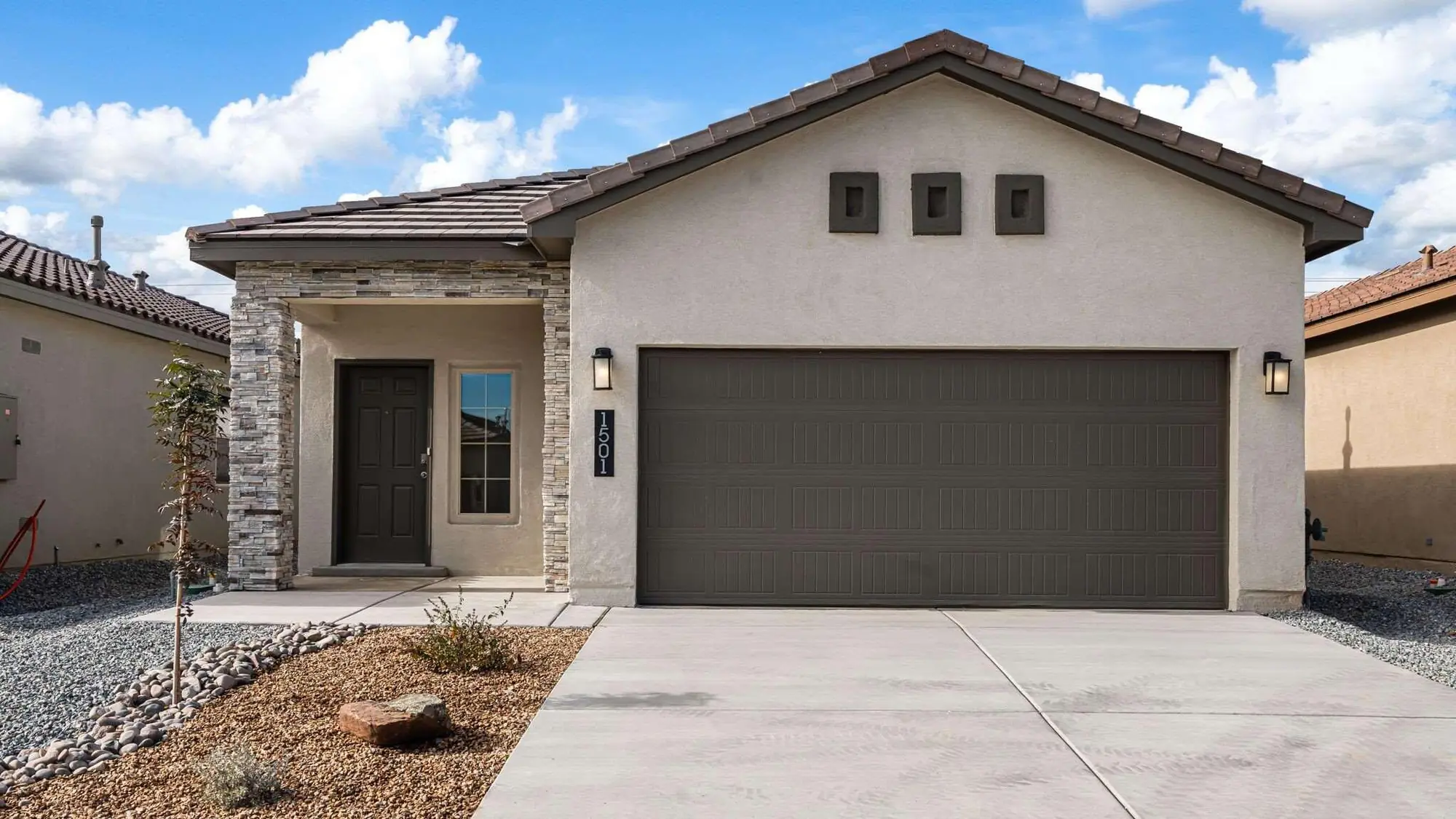 3369 Dijamant Loop SE