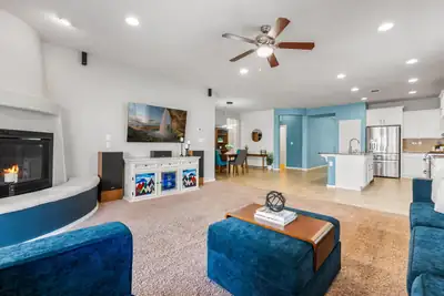 2016 Desert Orchid Drive SE 