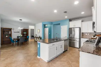 2016 Desert Orchid Drive SE 