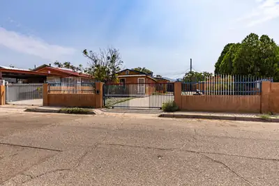 416 Vermont Street NE, Albuquerque 