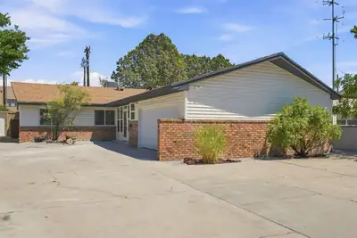 1508 Rita Drive NE 