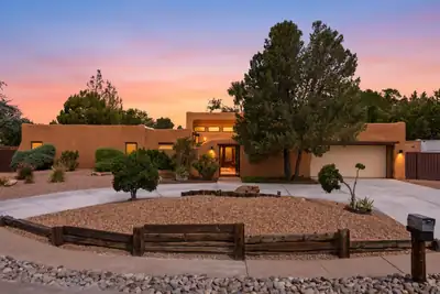1805 Llano Court NW, Albuquerque 