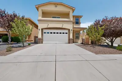 820 Serrano Pointe NW 
