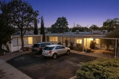 301 Graceland Drive SE, Albuquerque
