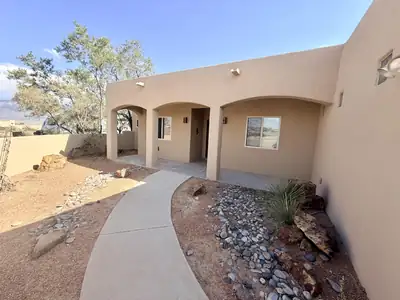 6122 La Paz Road NE 