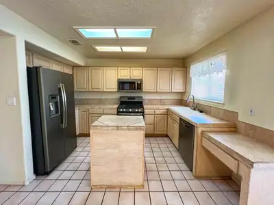 1000 Glacier Bay Street SE 