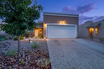 3142 Floras Del Sol Street, Santa Fe
