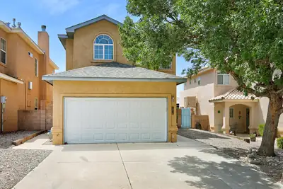 7516 Peregrine Road NE, Albuquerque