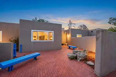 911 Palmas Altas Drive SE 