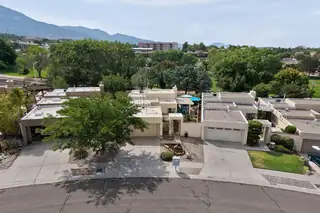 10330 Camino Del Oso NE 