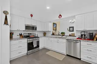 10330 Camino Del Oso NE 