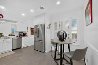 10330 Camino Del Oso NE 