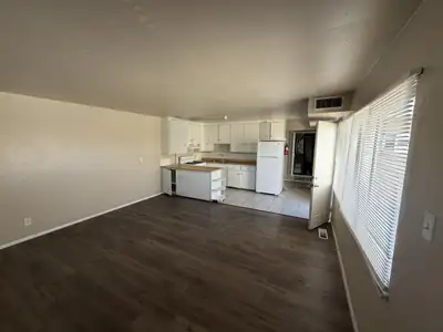1104 Palomas Drive SE 