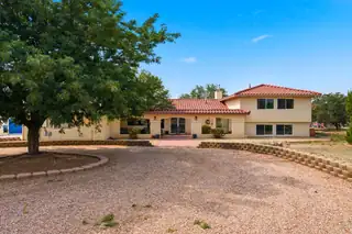6 Autumnwood Court 