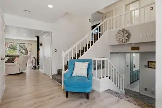 6 Autumnwood Court 