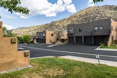 2900 Vista Del Rey NE UNIT 15B 