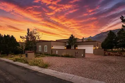 13401 Pino Canyon Place NE, Albuquerque