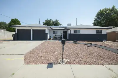 3305 Reina Court NE, Albuquerque