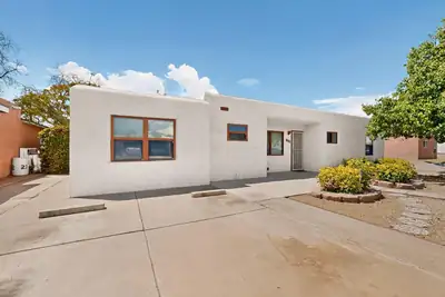 2723 Sierra Drive NE 