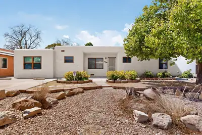 2723 Sierra Drive NE 