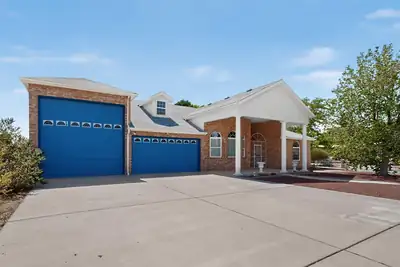 606 Willowbrook Lane 
