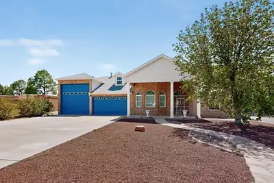 606 Willowbrook Lane 