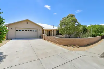 4924 Dodge Avenue NW, Albuquerque