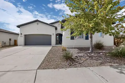 6020 Goldenseal Avenue NW, Albuquerque