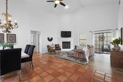 6213 Academy Ridge Court NE, Albuquerque