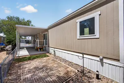 1014 Mustang Trail SE 