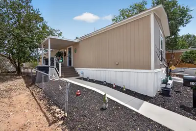 1014 Mustang Trail SE 