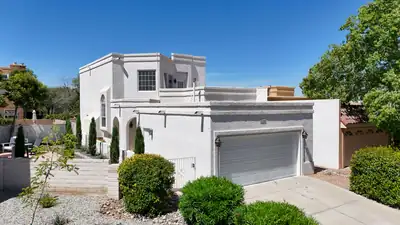 6421 Dorado Beach NE 