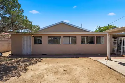 5607 Alta Vista Court SW 